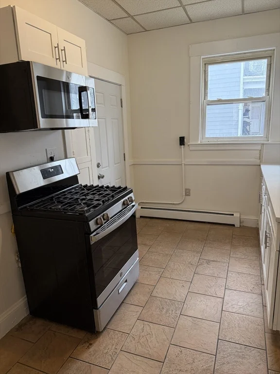 3 bed, 1 bath apartment for rent at 229 Jackson St Unit 1, Lawrence — photo 7 of 22