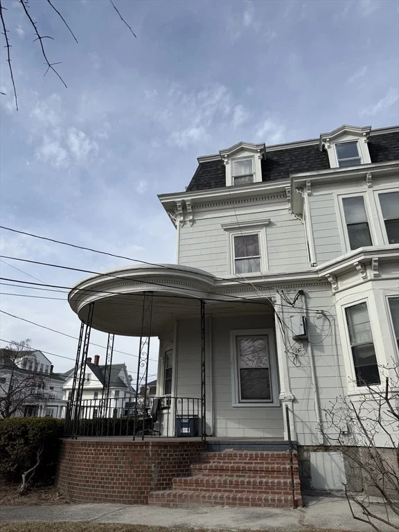 1 bed, 1 bath apartment for rent at 229 Jackson St Unit 2nd Fl Rear, Lawrence — photo 2 of 14