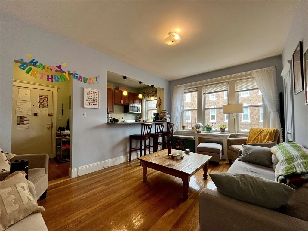 2 bed, 1 bath apartment for rent at 229 Kelton St Unit 5, Brighton