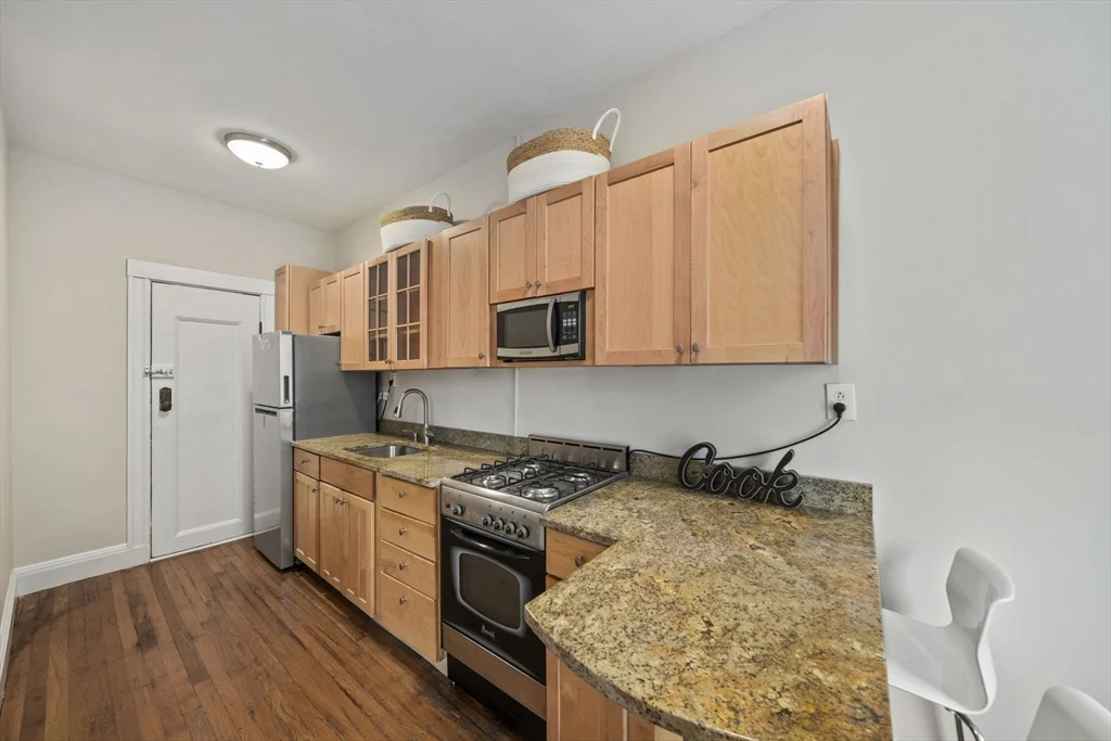 1 bed, 1 bath apartment for rent at 229 Kelton Unit 1, Brighton — photo 4 of 10