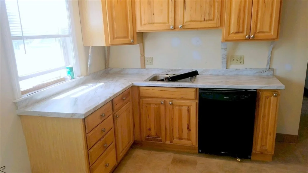 2 bed, 1 bath apartment for rent at 229 Main St Unit 3, Winthrop