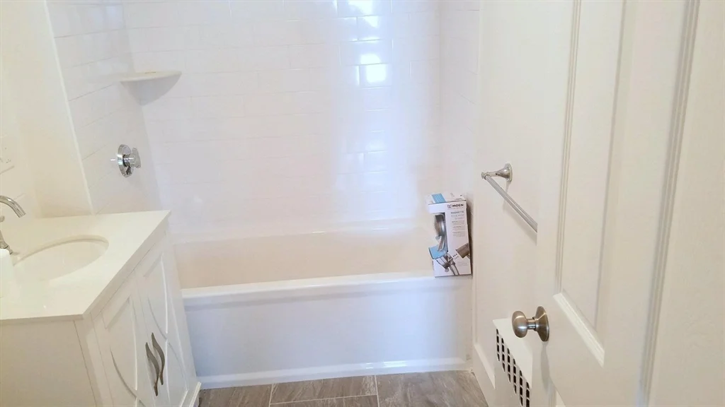 2 bed, 1 bath apartment for rent at 229 Main St Unit 3, Winthrop — photo 3 of 6