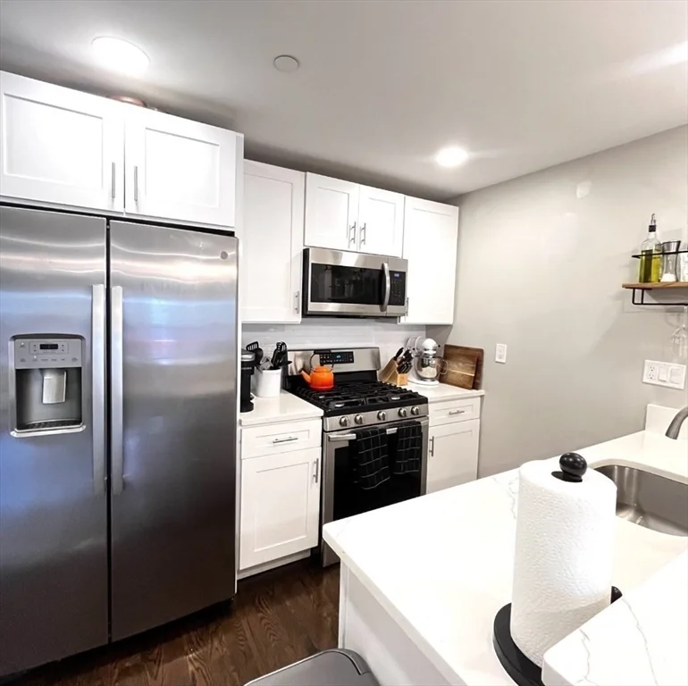 2 bed, 2 bath apartment for rent at 229 Maverick Unit 1, East Boston — photo 7 of 20
