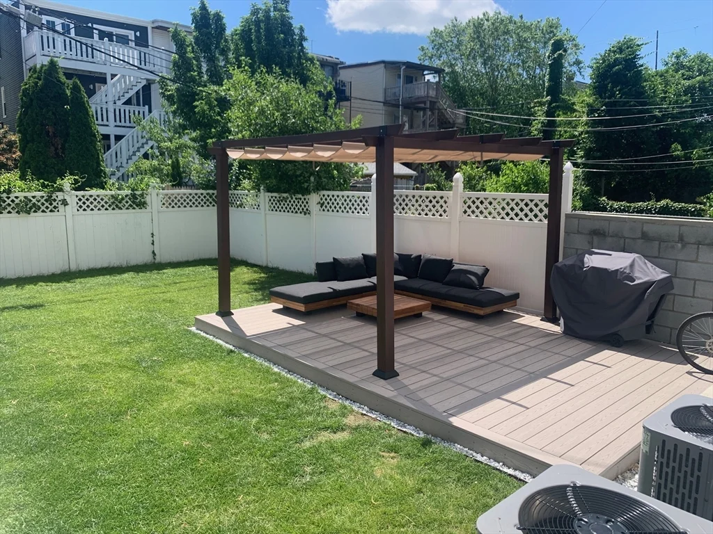2 bed, 2 bath apartment for rent at 229 Maverick Unit 1, East Boston