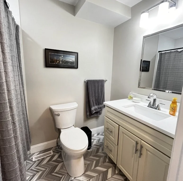 2 bed, 2 bath apartment for rent at 229 Maverick Unit 1, East Boston — photo 17 of 20