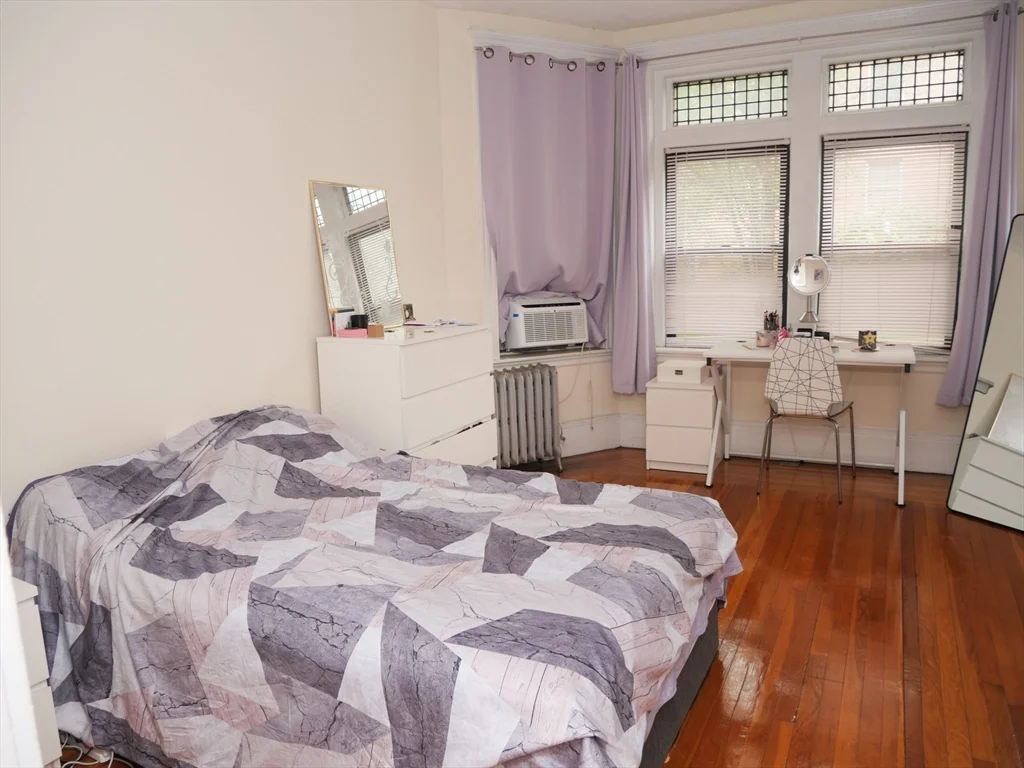 1 bed, 1 bath apartment for rent at 229 Saint Paul St Unit 1, Coolidge Corner — photo 2 of 11