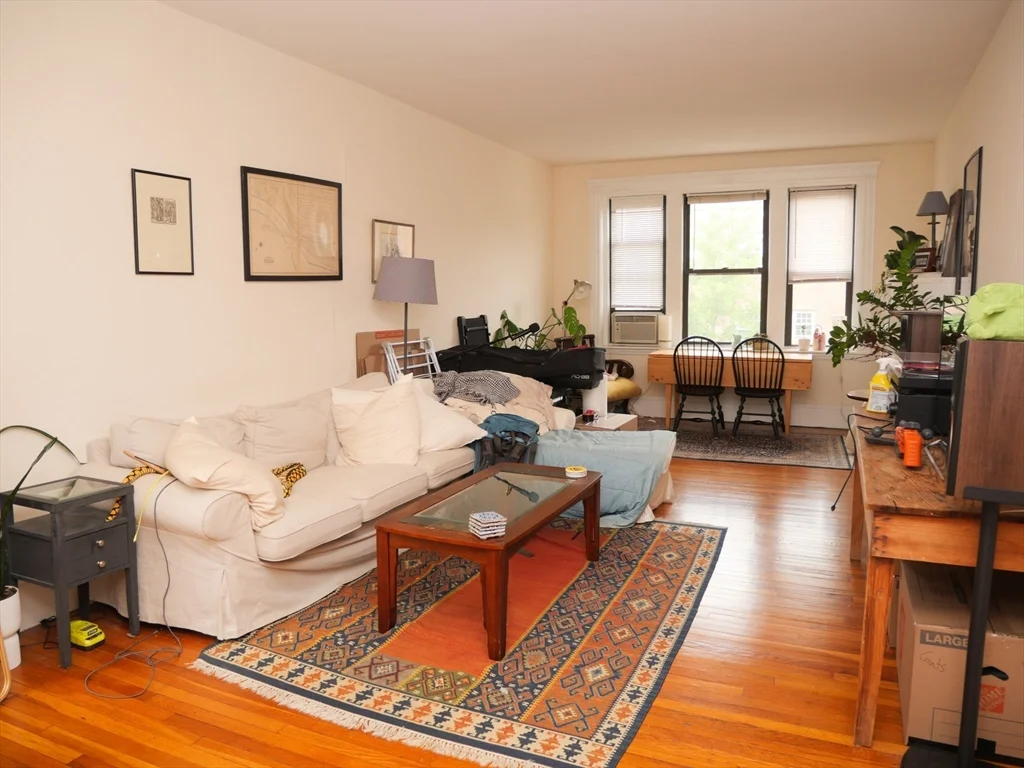 2 bed, 1 bath apartment for rent at 229 Saint Paul St Unit 5, Coolidge Corner — photo 4 of 9