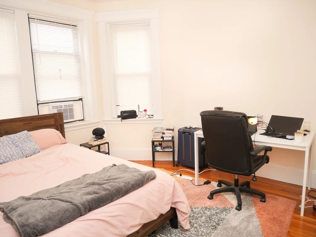 2 bed, 1 bath apartment for rent at 229 Saint Paul St Unit 5, Coolidge Corner — photo 6 of 9