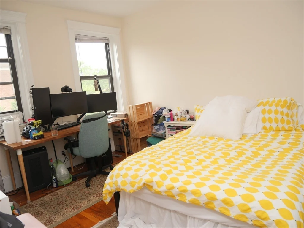 2 bed, 1 bath apartment for rent at 229 Saint Paul St Unit 5, Coolidge Corner — photo 8 of 9