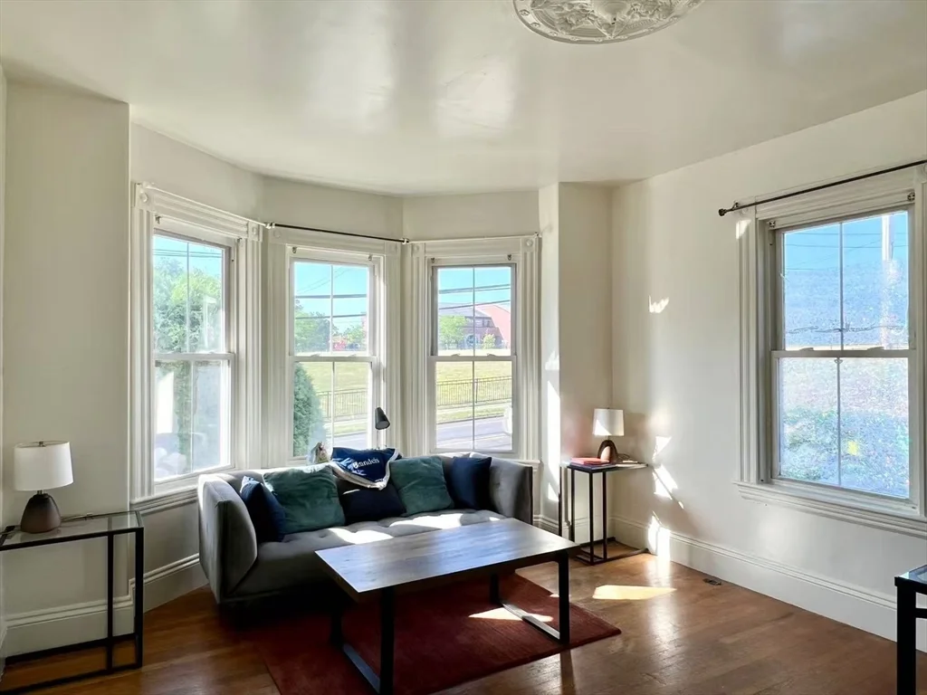 3 bed, 1 bath apartment for rent at 229 South St Unit A, Waltham — photo 6 of 12
