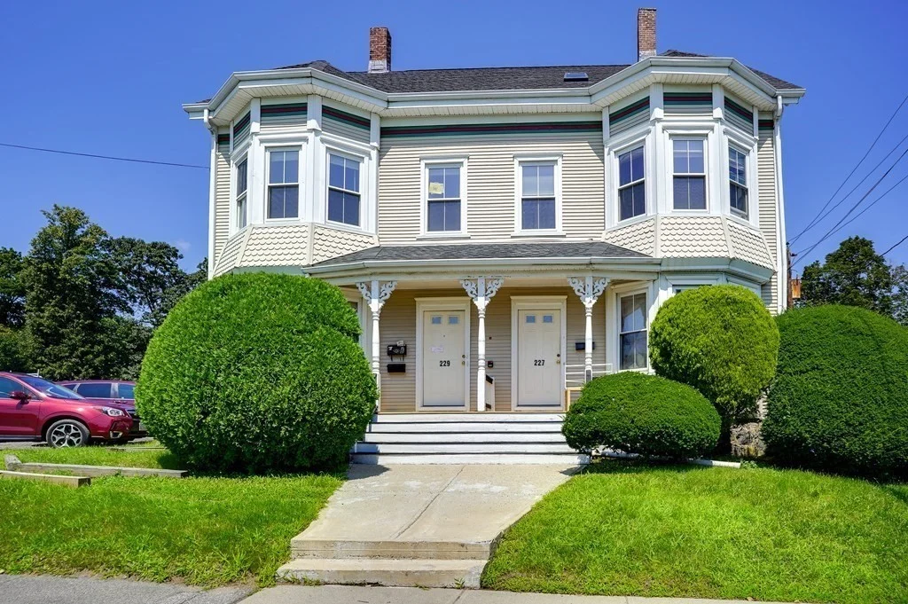 3 bed, 1 bath apartment for rent at 229 South St Unit A, Waltham