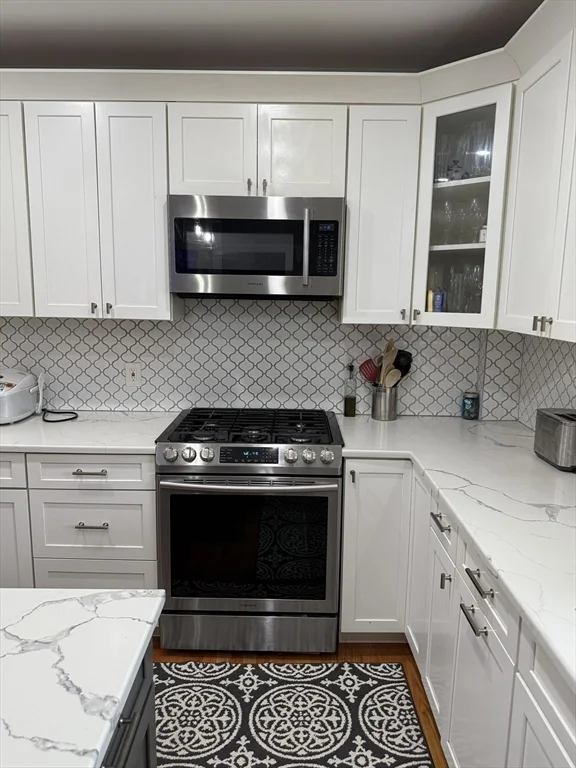3 bed, 1 bath apartment for rent at 229 Spring St Unit 2, Medford — photo 6 of 19