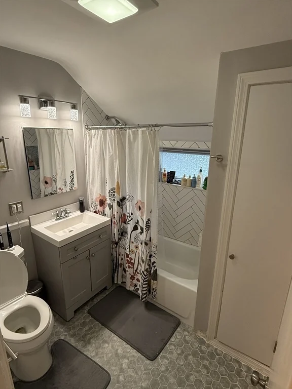 3 bed, 1 bath apartment for rent at 229 Spring St Unit 2, Medford — photo 19 of 19