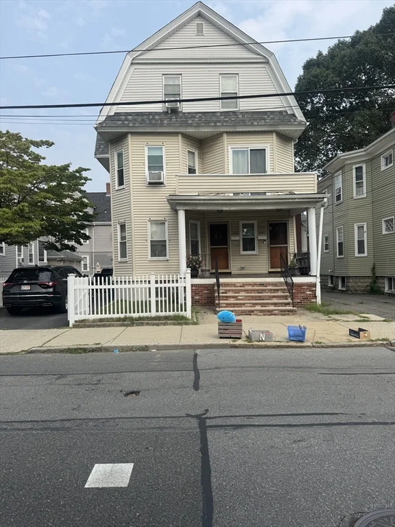 3 bed, 1 bath apartment for rent at 229 Spring St Unit 2, Medford