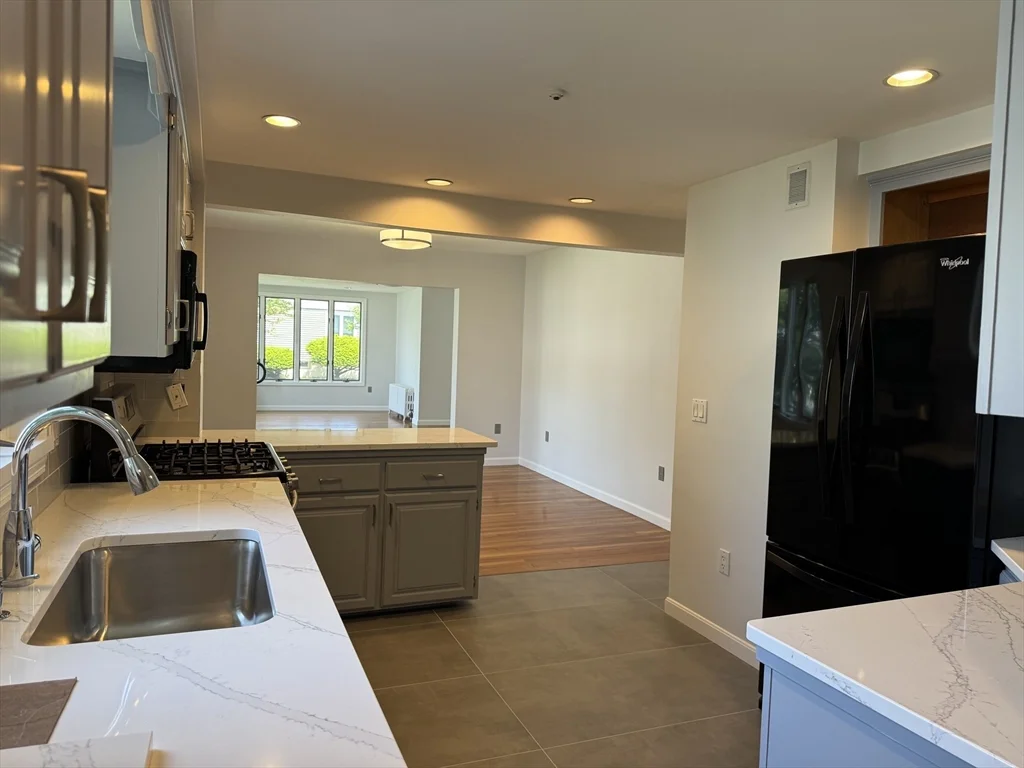 2 bed, 1 bath apartment for rent at 23-25 Bates Rd Unit 25, Swampscott — photo 12 of 18