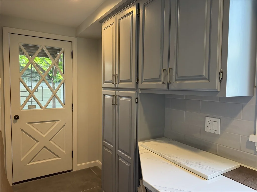 2 bed, 1 bath apartment for rent at 23-25 Bates Rd Unit 25, Swampscott — photo 10 of 18