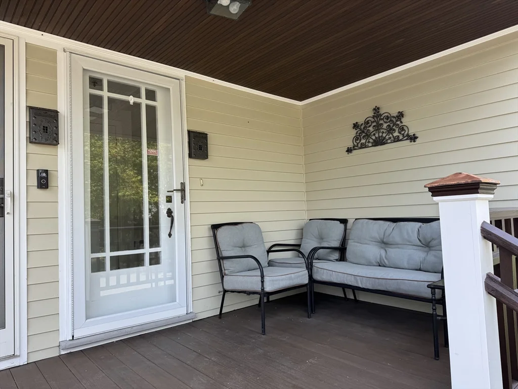 2 bed, 1 bath apartment for rent at 23-25 Bates Rd Unit 25, Swampscott — photo 2 of 18