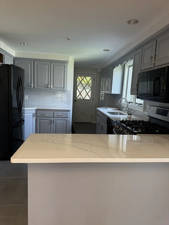 2 bed, 1 bath apartment for rent at 23-25 Bates Rd Unit 25, Swampscott — photo 8 of 18