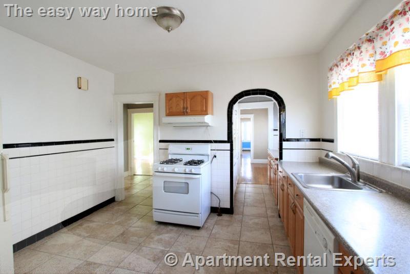 3 bed, 1 bath apartment for rent at 23-25 Bonner Ave Unit 1, Tufts — photo 5 of 28