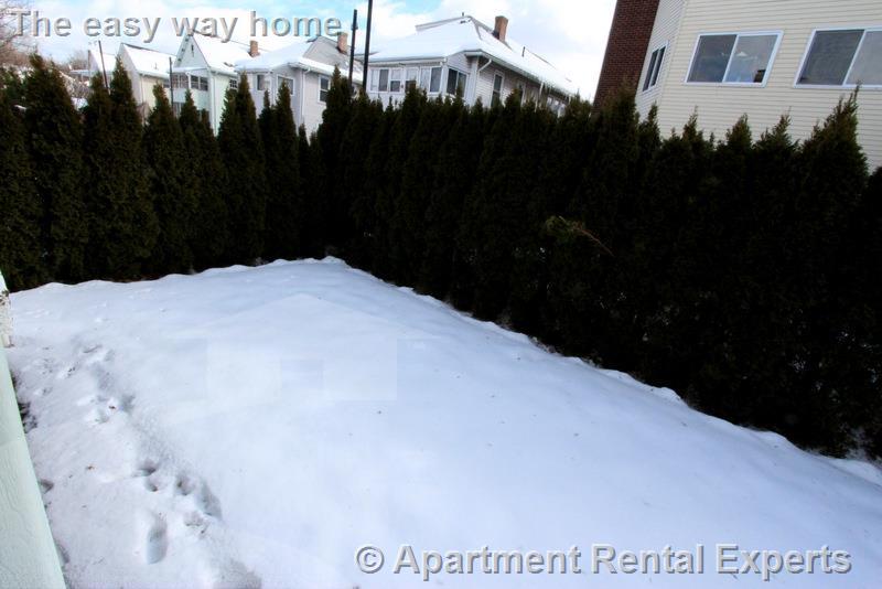 3 bed, 1 bath apartment for rent at 23-25 Bonner Ave Unit 1, Tufts — photo 4 of 28