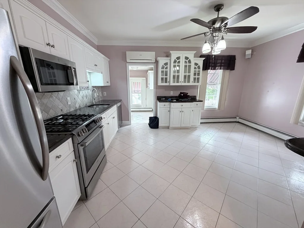 3 bed, 1 bath apartment for rent at 23-25 Church St Unit 25, Malden — photo 3 of 17