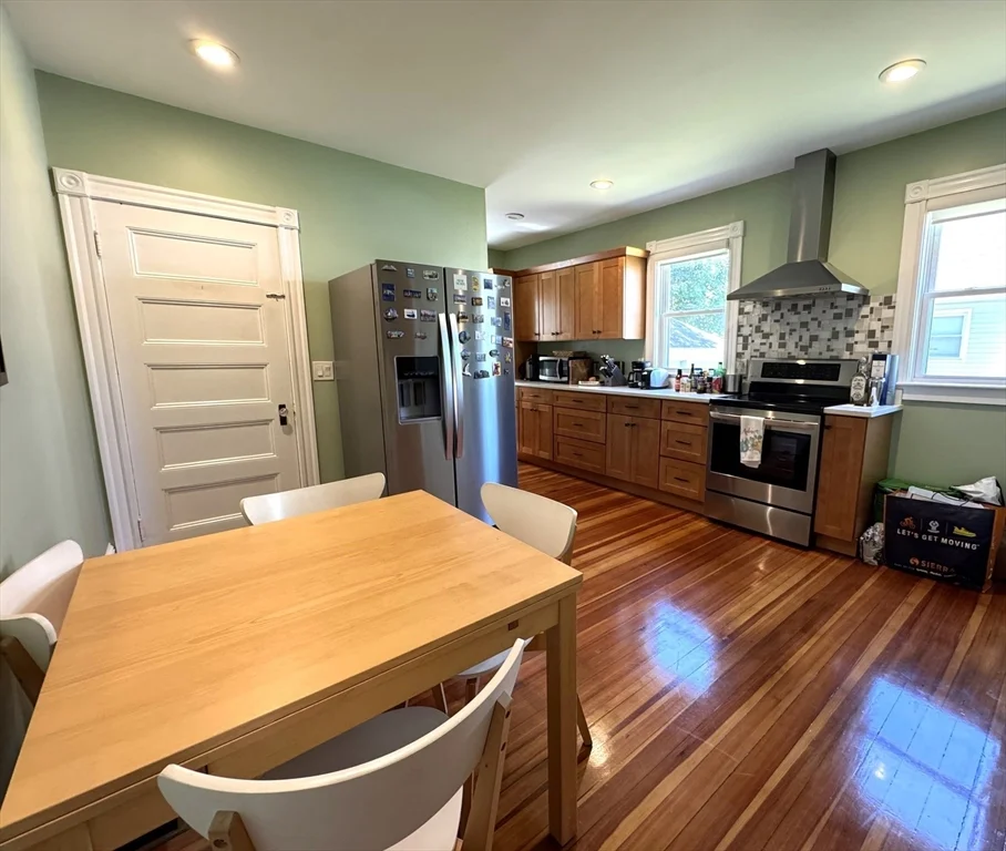 4 bed, 1 bath apartment for rent at 23-25 Fuller St Unit 1, Waltham — photo 4 of 28