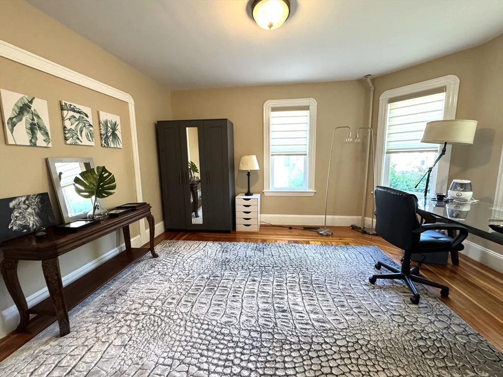 4 bed, 1 bath apartment for rent at 23-25 Fuller St Unit 1, Waltham — photo 10 of 28
