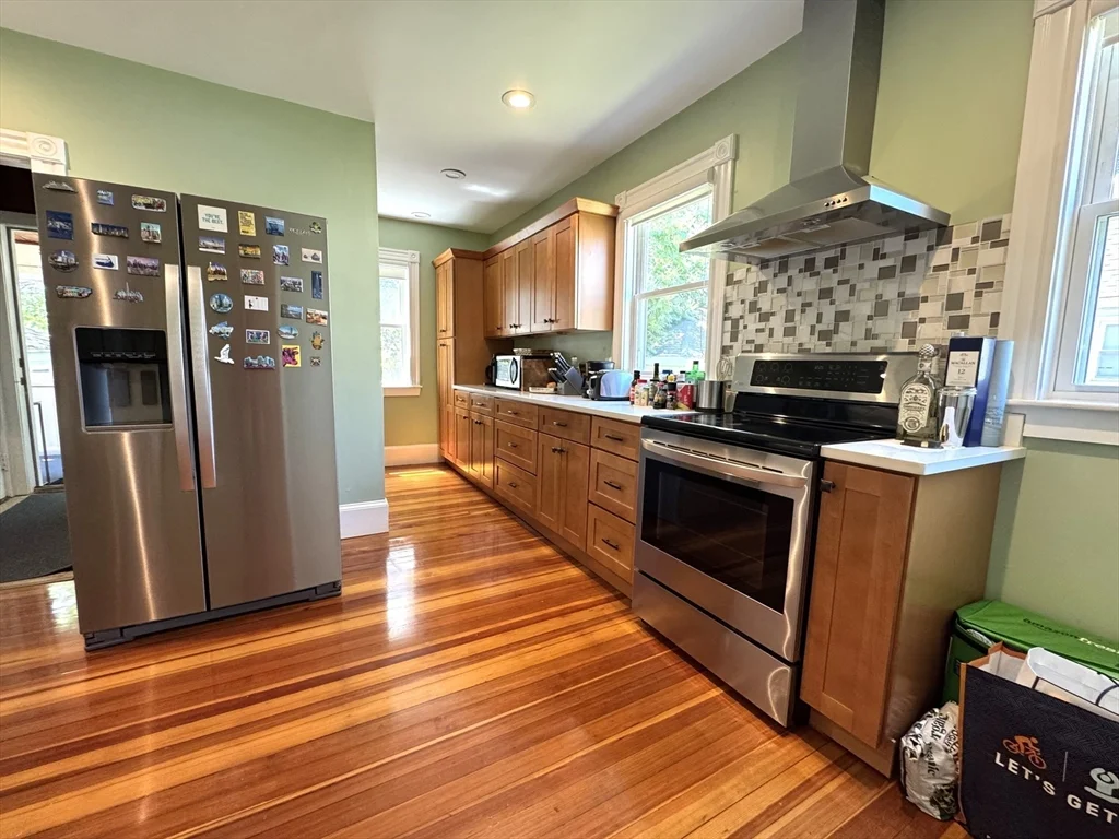 4 bed, 1 bath apartment for rent at 23-25 Fuller St Unit 1, Waltham — photo 2 of 28