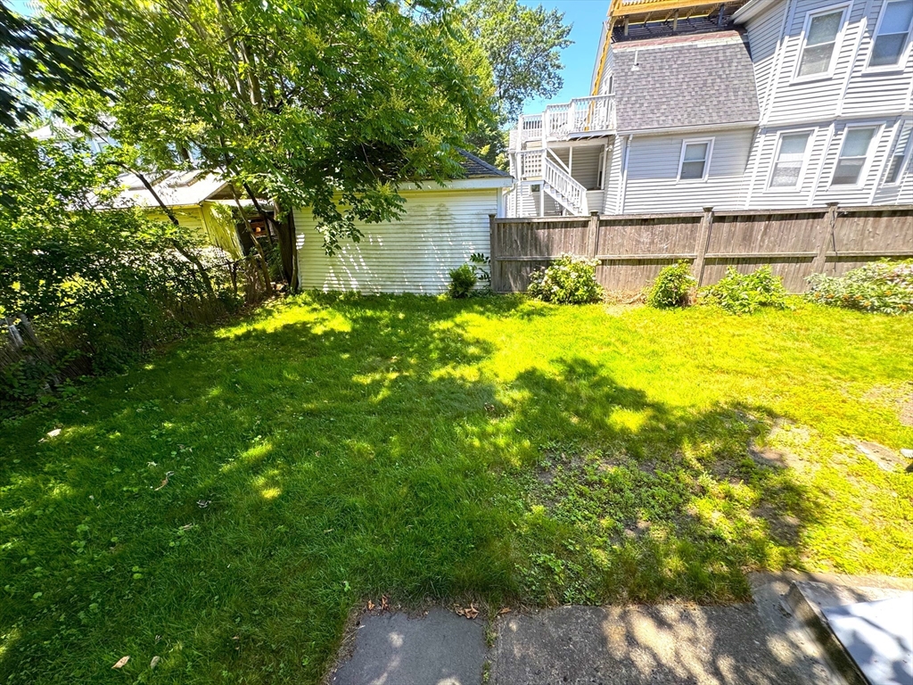 4 bed, 1 bath apartment for rent at 23-25 Fuller St Unit 2, Waltham — photo 21 of 23
