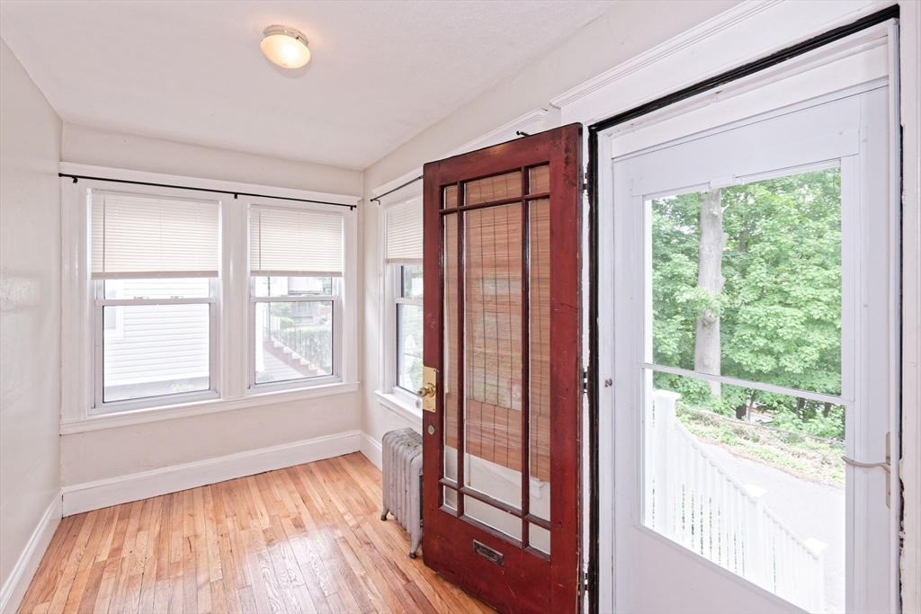 3 bed, 1 bath apartment for rent at 23-25 St James Ter Unit 23, Newton — photo 3 of 34