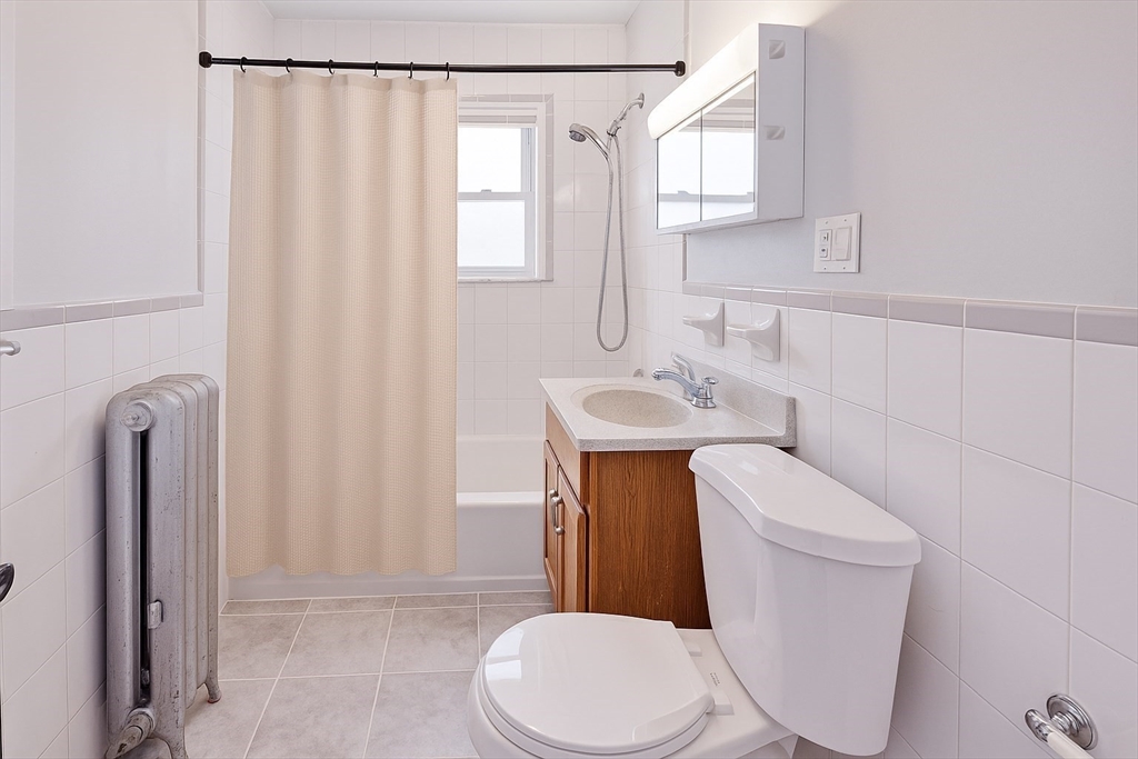 3 bed, 1 bath apartment for rent at 23-25 St James Ter Unit 23, Newton — photo 28 of 34
