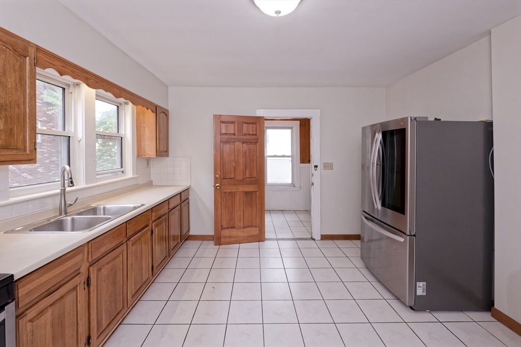 3 bed, 1 bath apartment for rent at 23-25 St James Ter Unit 23, Newton — photo 16 of 34