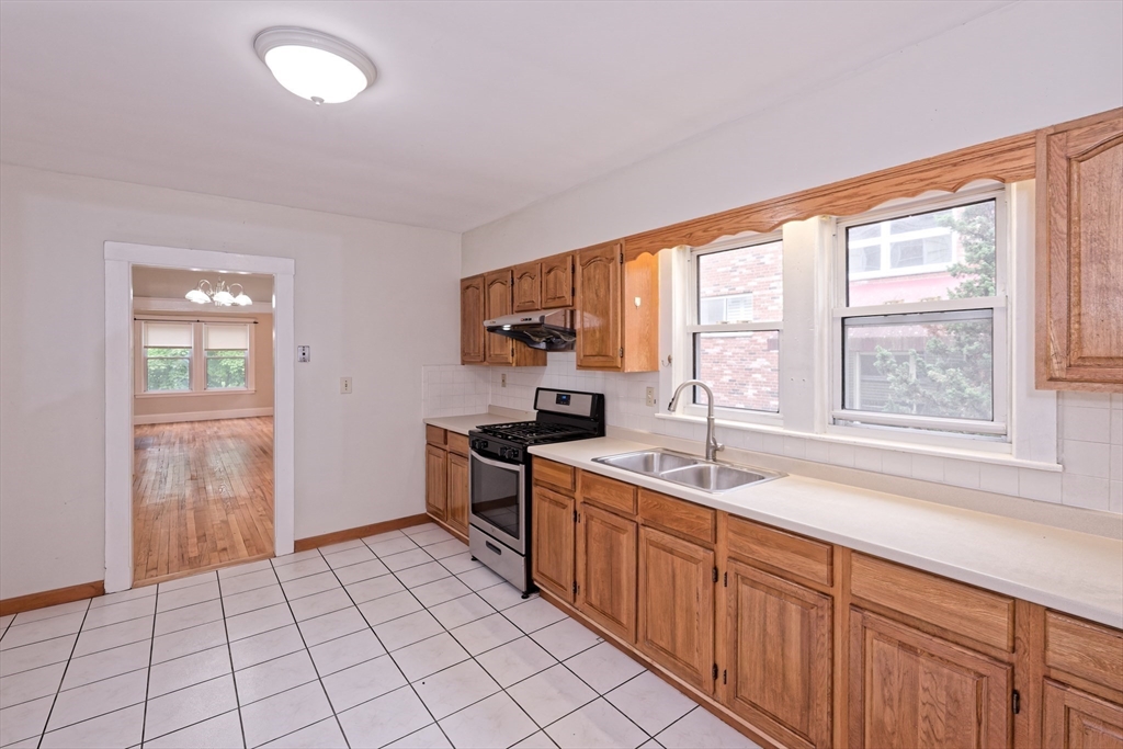 3 bed, 1 bath apartment for rent at 23-25 St James Ter Unit 23, Newton — photo 19 of 34