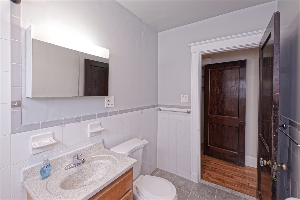 3 bed, 1 bath apartment for rent at 23-25 St James Ter Unit 23, Newton — photo 29 of 34