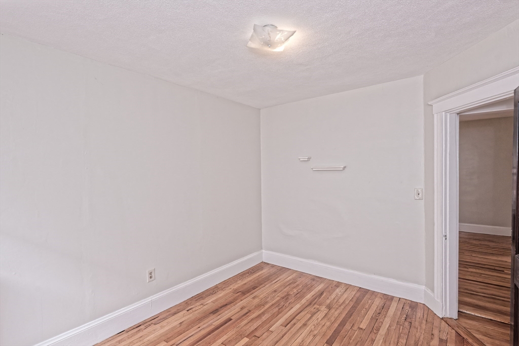 3 bed, 1 bath apartment for rent at 23-25 St James Ter Unit 23, Newton — photo 26 of 34