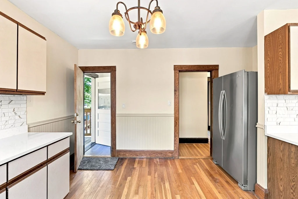 4 bed, 2 bath apartment for rent at 23-25 Suncrest Rd Unit 2, Hyde Park — photo 4 of 33