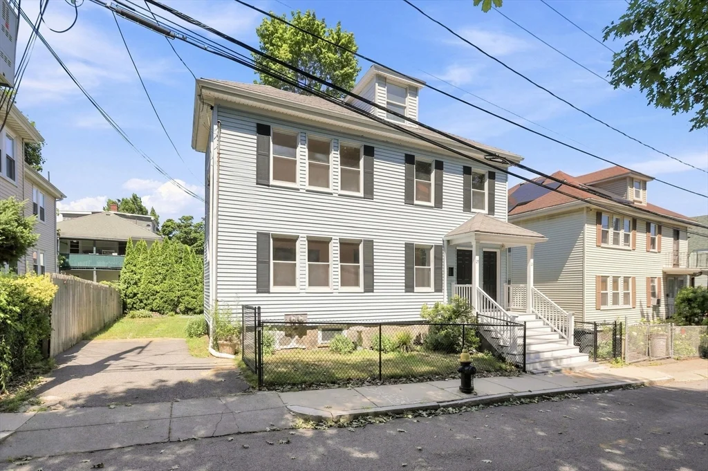 4 bed, 2 bath apartment for rent at 23-25 Suncrest Rd Unit 2, Hyde Park