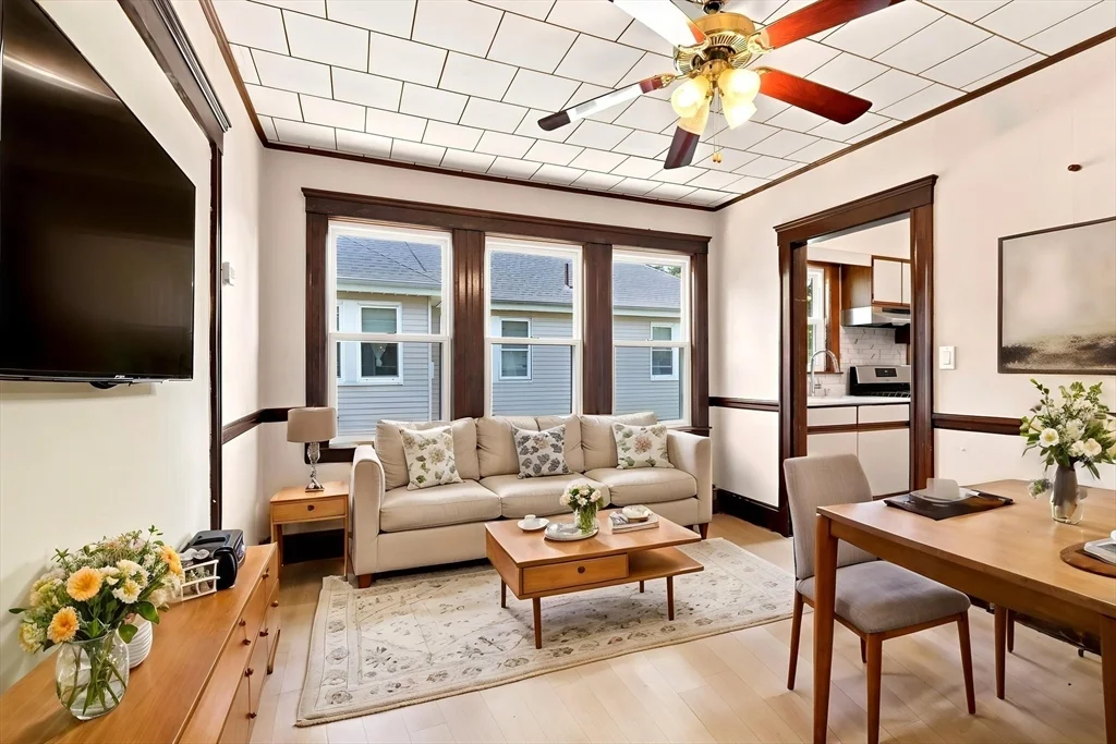 4 bed, 2 bath apartment for rent at 23-25 Suncrest Rd Unit 2, Hyde Park — photo 24 of 33