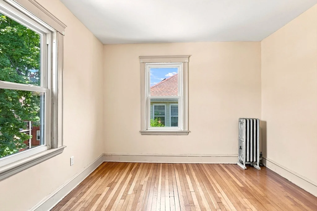 4 bed, 2 bath apartment for rent at 23-25 Suncrest Rd Unit 2, Hyde Park — photo 11 of 33