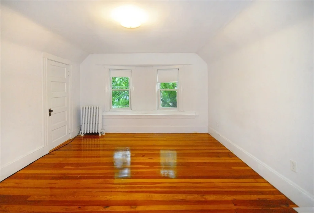 3 bed, 1.5 bath apartment for rent at 23-25 Windsor St Unit 25, Arlington — photo 7 of 21