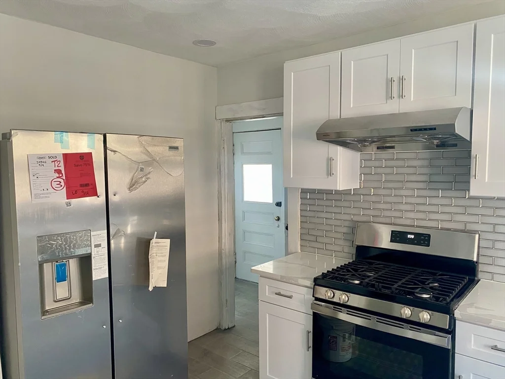3 bed, 1.5 bath apartment for rent at 23-25 Windsor St Unit 25, Arlington — photo 3 of 21