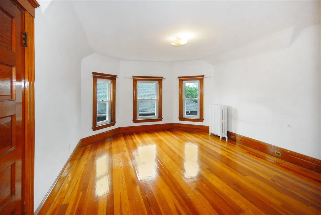 3 bed, 1.5 bath apartment for rent at 23-25 Windsor St Unit 25, Arlington — photo 5 of 21