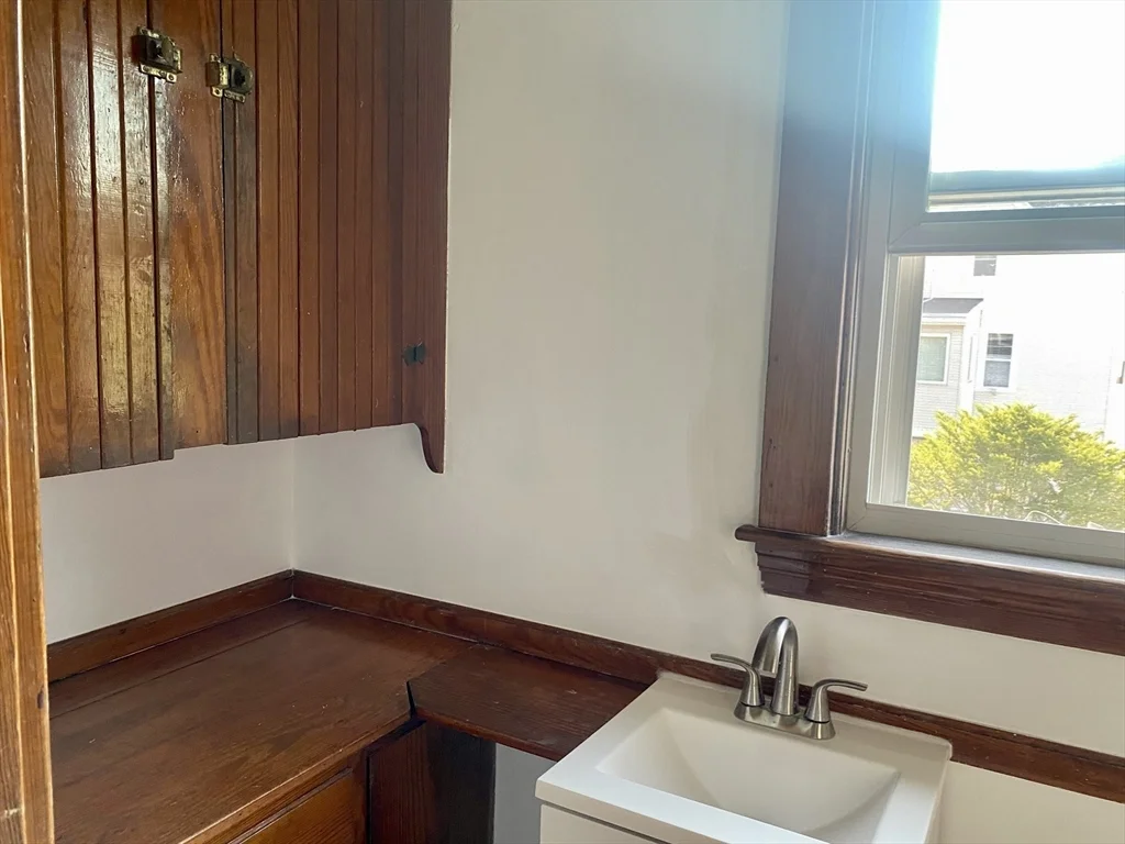 3 bed, 1.5 bath apartment for rent at 23-25 Windsor St Unit 25, Arlington — photo 13 of 21