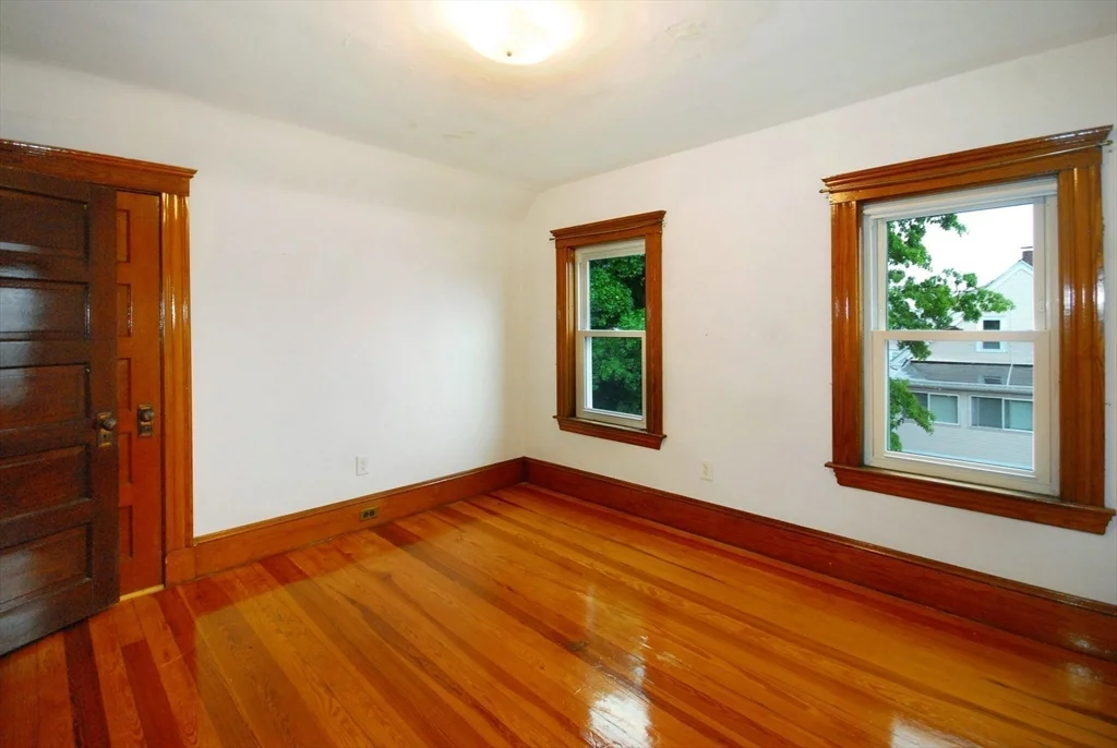 3 bed, 1.5 bath apartment for rent at 23-25 Windsor St Unit 25, Arlington — photo 4 of 21