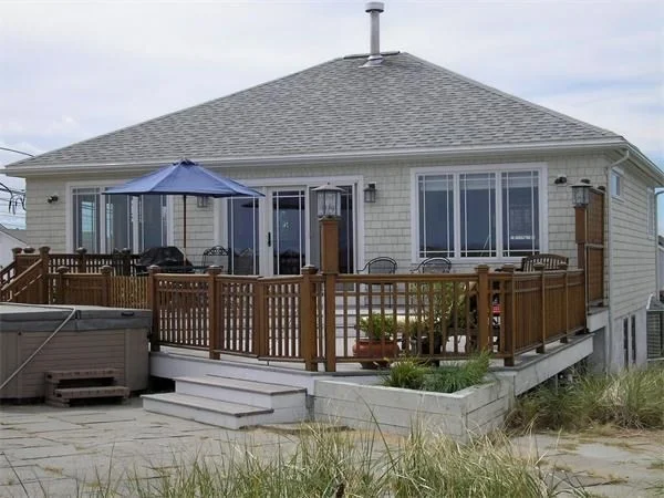 3 bed, 2 bath apartment for rent at 23 53rd Unit WINTER, Plum Island