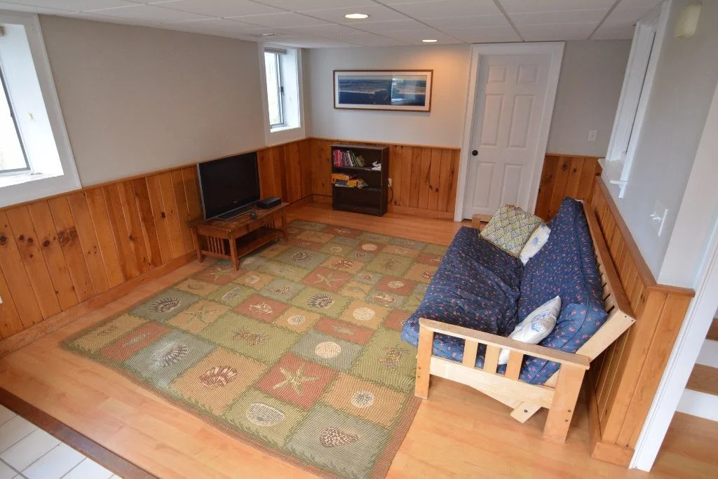 3 bed, 2 bath apartment for rent at 23 53rd Unit WINTER, Plum Island — photo 14 of 19