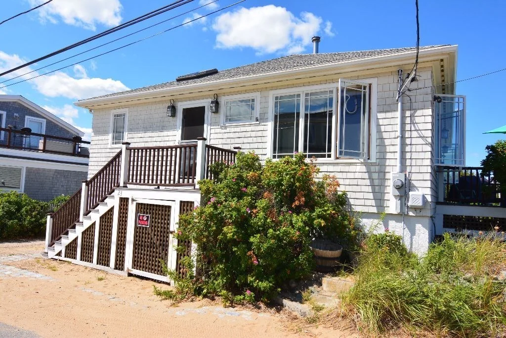 3 bed, 2 bath apartment for rent at 23 53rd Unit WINTER, Plum Island — photo 3 of 19