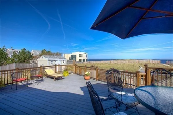 3 bed, 2 bath apartment for rent at 23 53rd Unit WINTER, Plum Island — photo 4 of 19