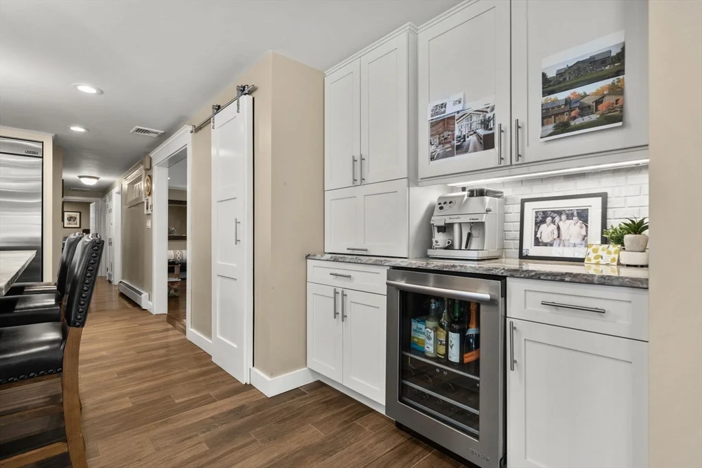 5 bed, 2 bath apartment for rent at 23 Albert St, Waltham — photo 9 of 35