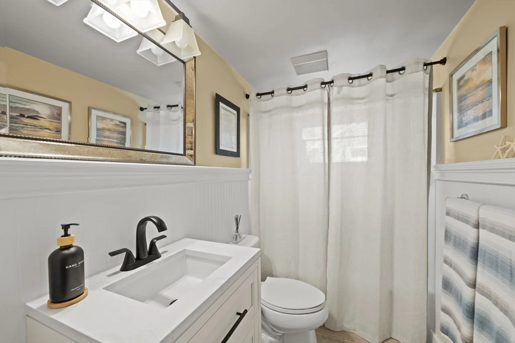 5 bed, 2 bath apartment for rent at 23 Albert St, Waltham — photo 15 of 35